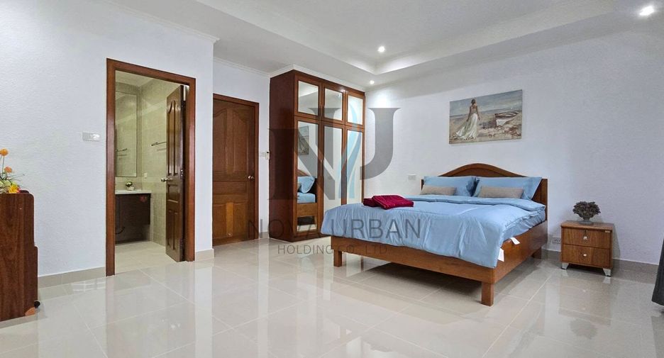 For rent 4 bedrooms townhouse in Bang Lamung, Chonburi