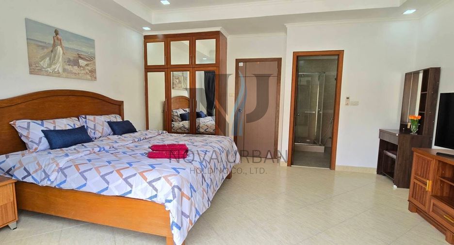 For rent 4 bedrooms townhouse in Bang Lamung, Chonburi