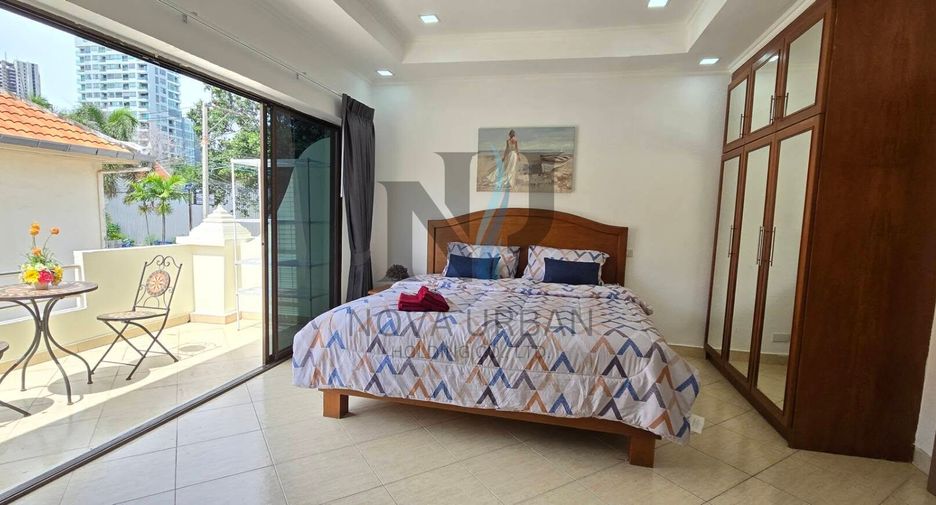 For rent 4 bedrooms townhouse in Bang Lamung, Chonburi