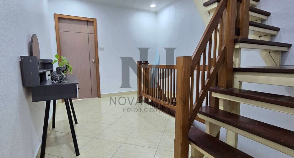 For rent 4 bedrooms townhouse in Bang Lamung, Chonburi