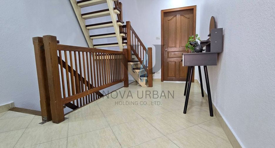 For rent 4 bedrooms townhouse in Bang Lamung, Chonburi