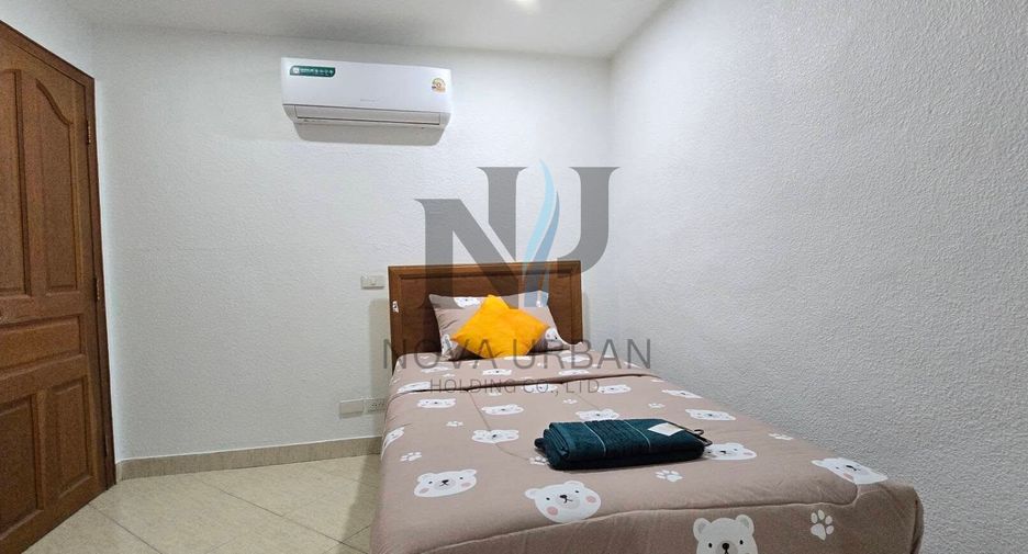 For rent 4 bedrooms townhouse in Bang Lamung, Chonburi