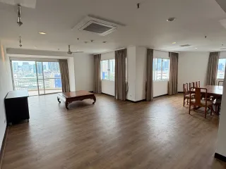 For rent 3 bedrooms apartment in Sathon, Bangkok