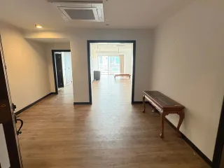 For rent 3 bedrooms apartment in Sathon, Bangkok