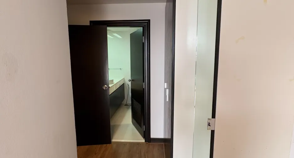 For rent 3 bedrooms apartment in Sathon, Bangkok