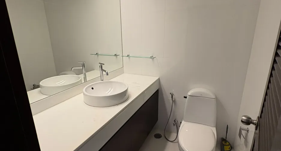 For rent 3 bedrooms apartment in Sathon, Bangkok
