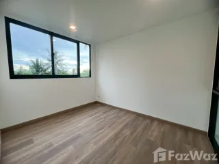 For rent 3 bedrooms townhouse in Bang Khae, Bangkok