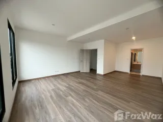 For rent 3 bedrooms townhouse in Bang Khae, Bangkok