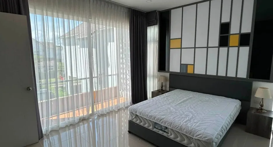 For rent 3 bedrooms villa in Mueang Phuket, Phuket