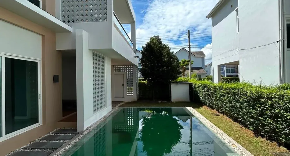 For rent 3 bedrooms villa in Mueang Phuket, Phuket