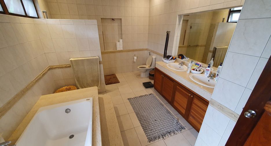 Villa zum Kauf mit 4 Zimmer in Hua Hin, Prachuap Khiri Khan