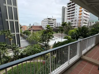 For rent 4 bedrooms apartment in Sathon, Bangkok