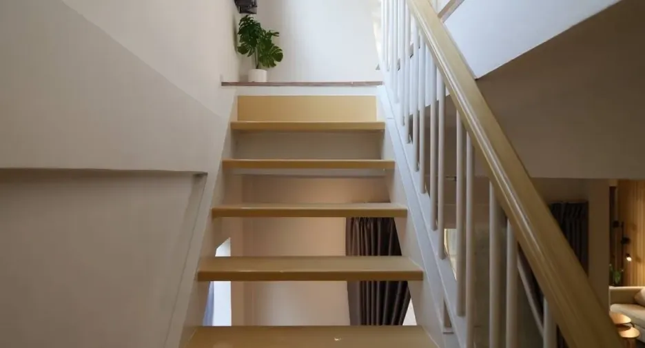 For rent 3 bedrooms townhouse in Huai Khwang, Bangkok
