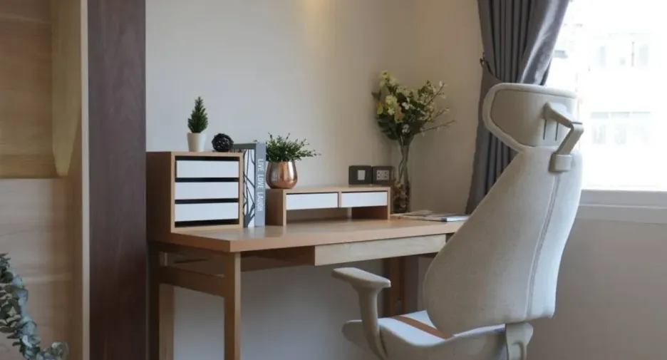 For rent 3 bedrooms townhouse in Huai Khwang, Bangkok