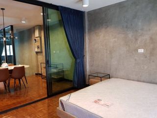 Casa adosada en venta de 2 habitaciones en Din Daeng, Bangkok