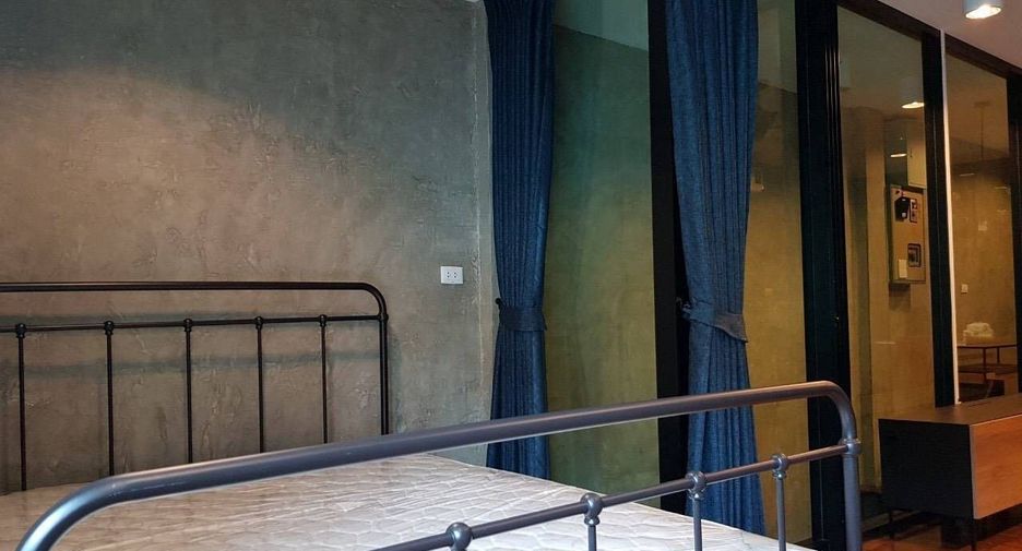 Casa adosada en venta de 2 habitaciones en Din Daeng, Bangkok