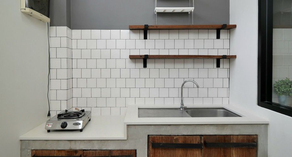 For rent 2 bedrooms townhouse in Watthana, Bangkok