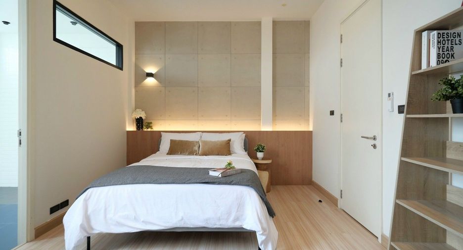 For rent 2 bedrooms townhouse in Watthana, Bangkok
