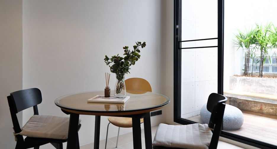 For rent 2 bedrooms townhouse in Watthana, Bangkok