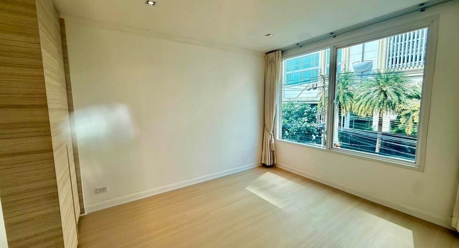 Wohnung zur Miete mit 3 Zimmer in Pathum Wan, Bangkok