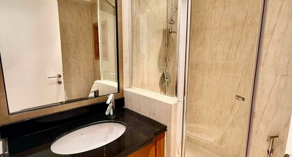Wohnung zur Miete mit 3 Zimmer in Pathum Wan, Bangkok