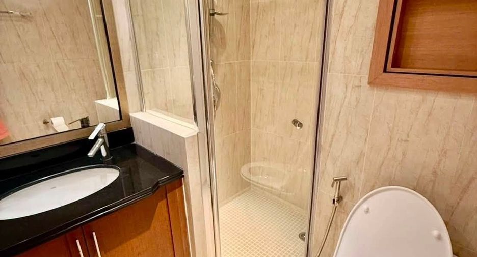 Wohnung zur Miete mit 3 Zimmer in Pathum Wan, Bangkok