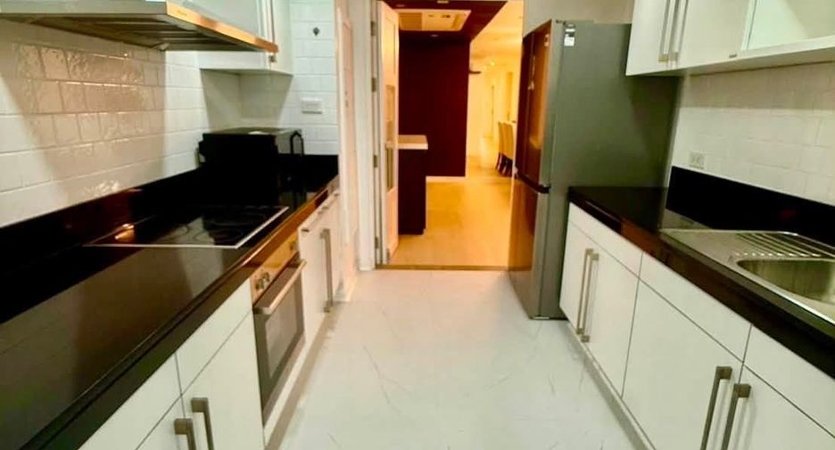 Wohnung zur Miete mit 3 Zimmer in Pathum Wan, Bangkok