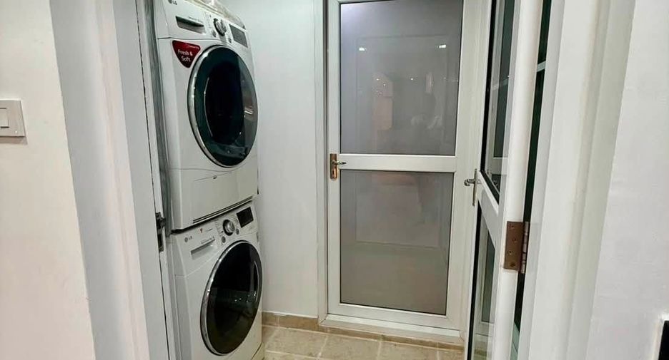 Wohnung zur Miete mit 3 Zimmer in Pathum Wan, Bangkok