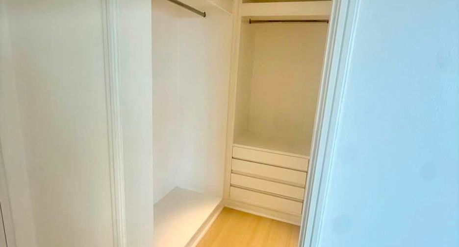 Wohnung zur Miete mit 3 Zimmer in Pathum Wan, Bangkok