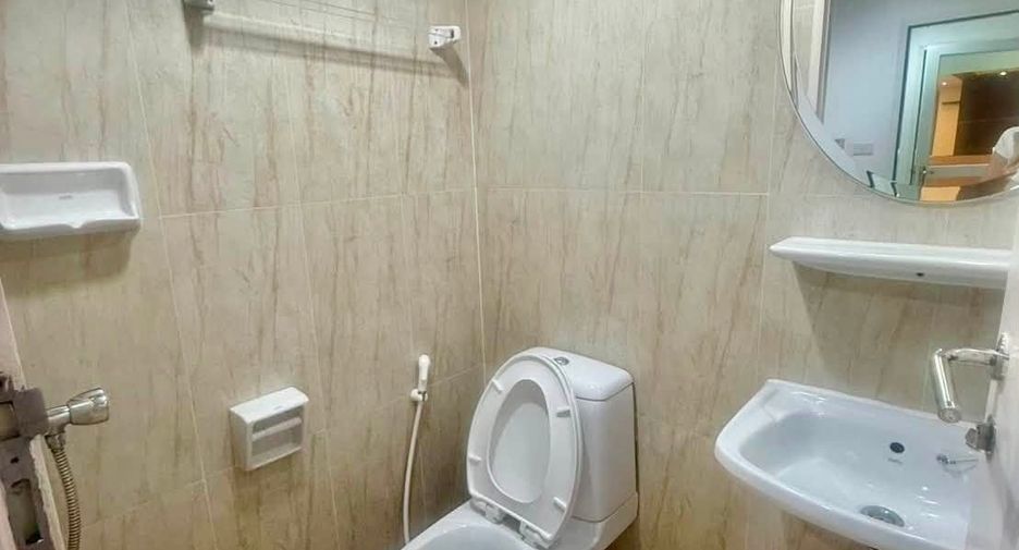 Wohnung zur Miete mit 3 Zimmer in Pathum Wan, Bangkok