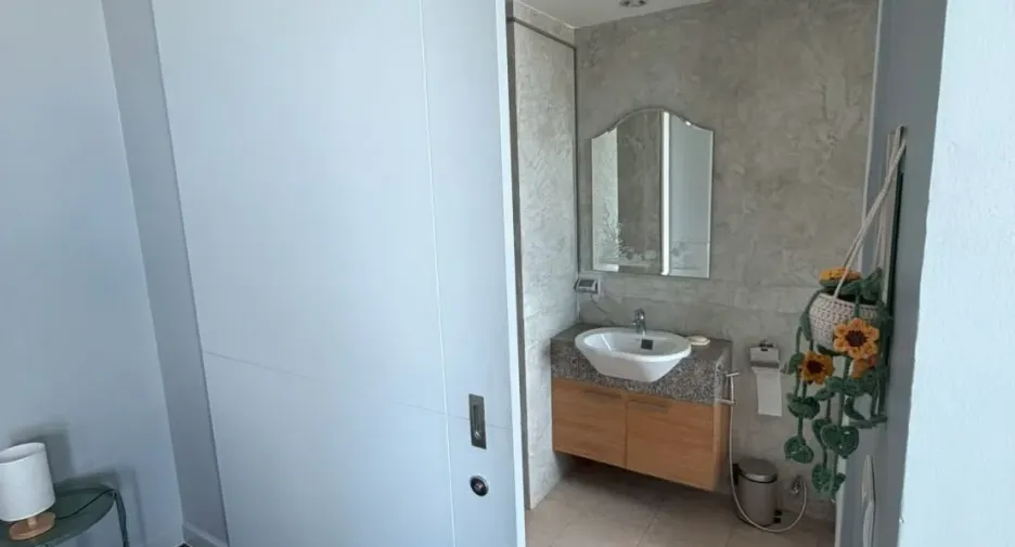 For sale 2 ベッドルーム condo in Pathum Wan, Bangkok