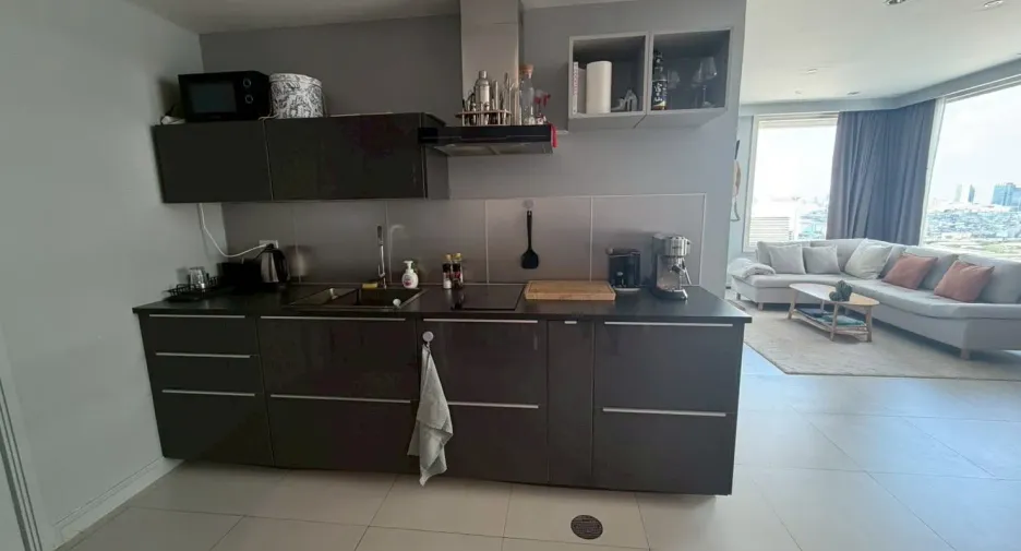For sale 2 ベッドルーム condo in Pathum Wan, Bangkok