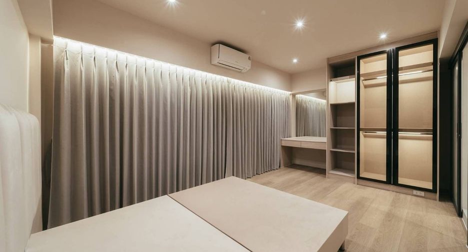 Reihenhaus zur Miete mit 5 Zimmer in Khlong Toei, Bangkok