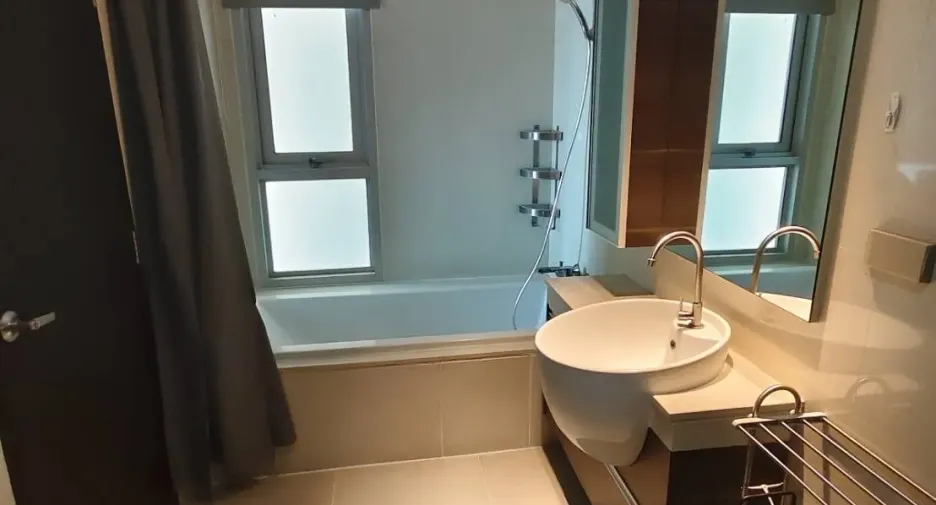 Condo en alquiler de 2 habitaciones en Khlong Toei, Bangkok