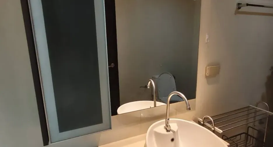Condo en alquiler de 2 habitaciones en Khlong Toei, Bangkok
