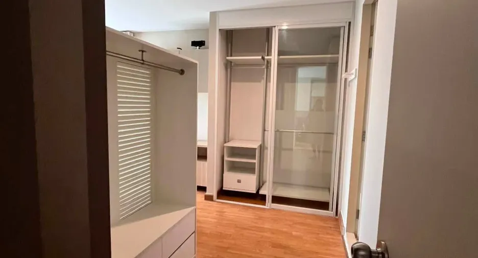 Condo en venta y en alquiler de 2 habitaciones en Watthana, Bangkok