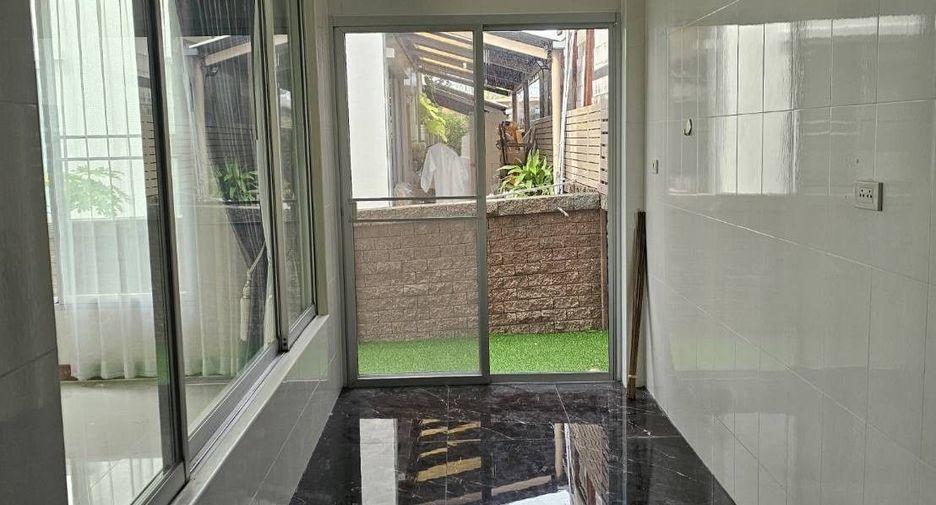 Casa en venta de 3 habitaciones en Bang Khun Thian, Bangkok