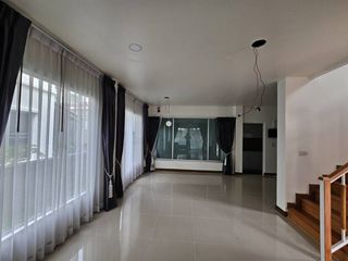 Casa en venta de 3 habitaciones en Bang Khun Thian, Bangkok