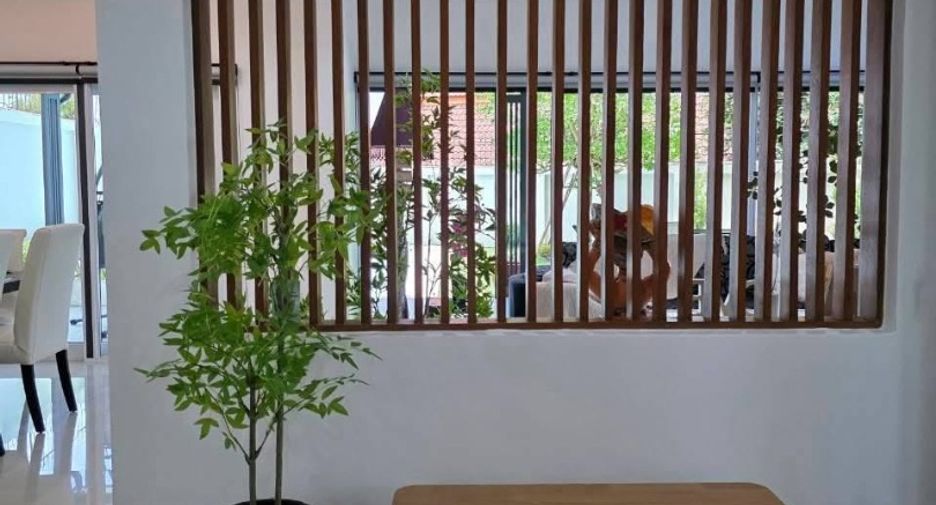 Casa en alquiler de 3 habitaciones en Bang Lamung, Chonburi