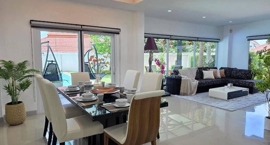 Casa en alquiler de 3 habitaciones en Bang Lamung, Chonburi