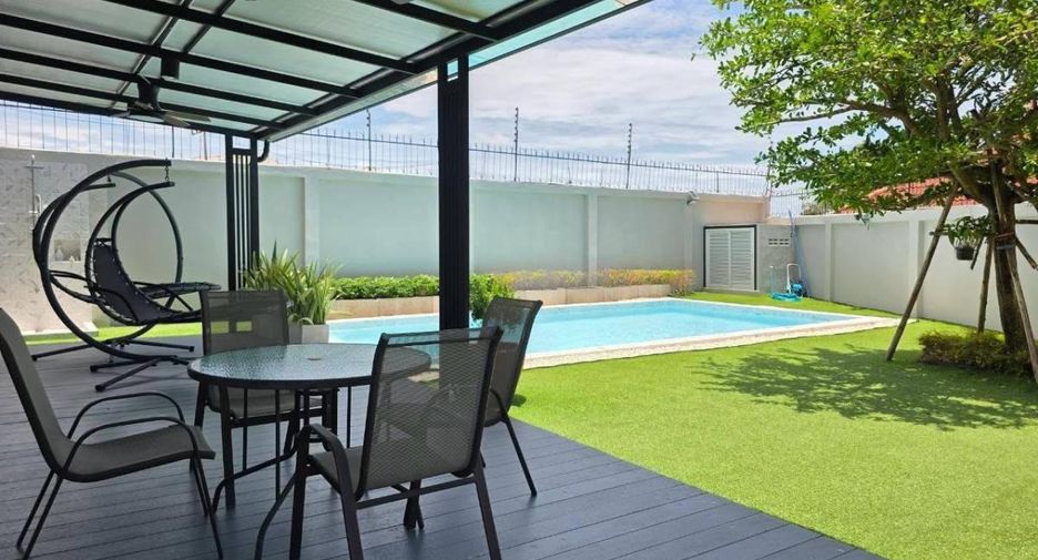 Casa en alquiler de 3 habitaciones en Bang Lamung, Chonburi