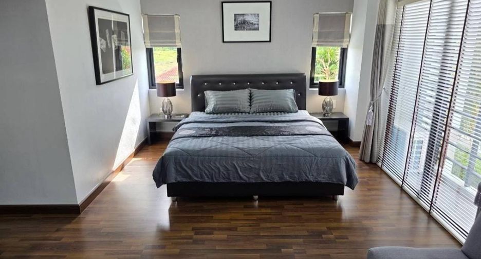Casa en alquiler de 3 habitaciones en Bang Lamung, Chonburi