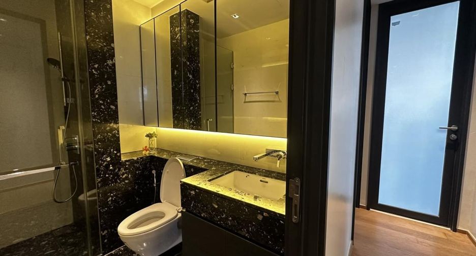 For rent 2 bedrooms condo in Khlong Toei, Bangkok