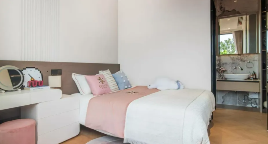 For sale 4 bedrooms house in Bang Lamung, Chonburi