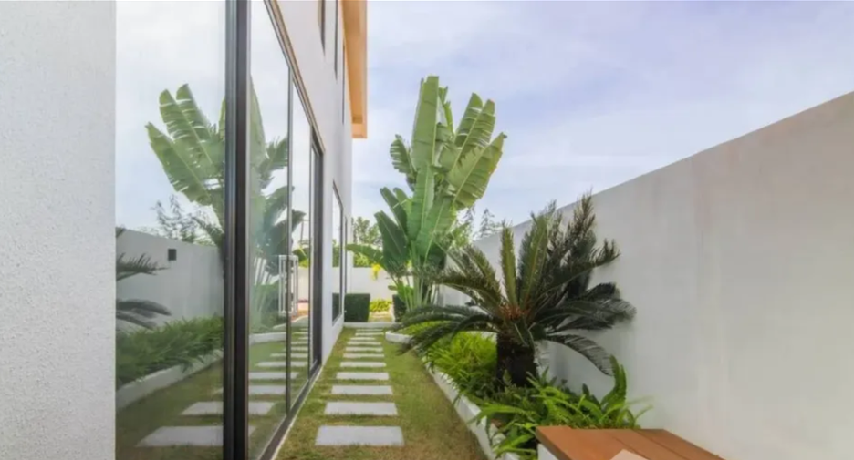For sale 4 bedrooms house in Bang Lamung, Chonburi