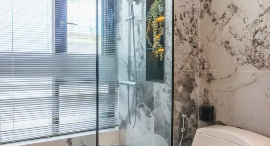 For sale 4 bedrooms house in Bang Lamung, Chonburi
