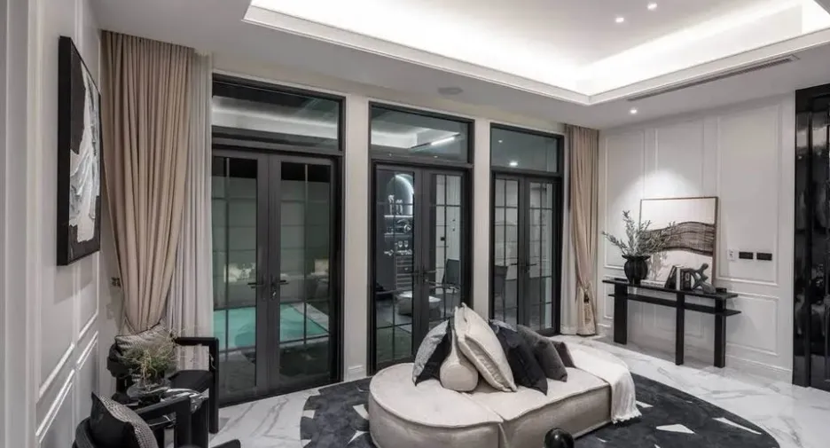 Casa en venta de 4 habitaciones en Watthana, Bangkok