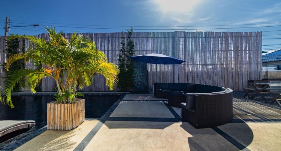 Casa en alquiler de 5 habitaciones en Bang Lamung, Chonburi