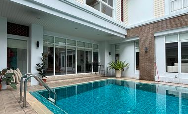 出租 4 卧室 独立屋 在 Khlong Toei, 曼谷