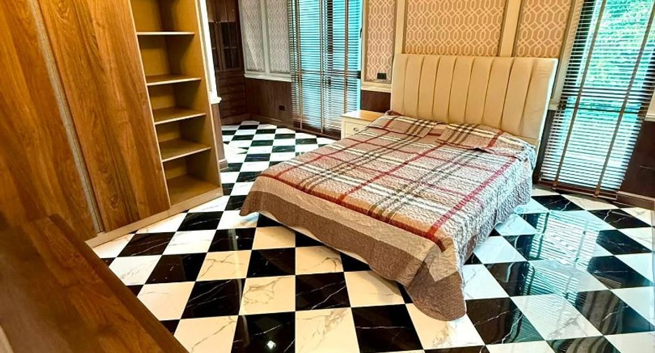 Haus zur Miete mit 4 Zimmer in Si Racha, Chonburi